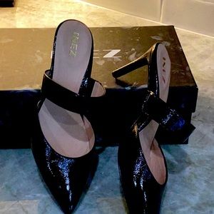 Mora Inez Patent Leather heels size 8 black Never worn